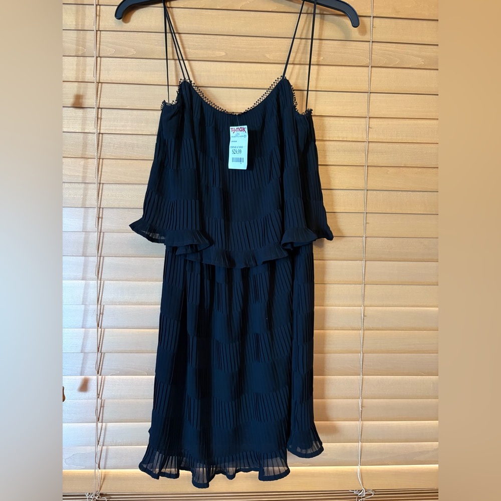 Moon River NWT Black Ruffled Tiered Sundress/cocktail dress. Size XSmall